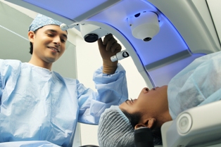 Check Surgeon’s Qualifications and Experience to choose LASIK centre and LASIK Surgeon