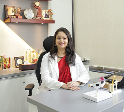 Dr. Tanvi Haldipurkar- Cataract & Refractive Surgery Specialist- Best Ophthalmologist in Navi Mumbai