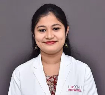 Dr. Vrushali Patil- Optometrist at Laxmi Eye Hospitals and Institute in Navi Mumbai, best eye care centres at Panvel, Kharghar, Kamothe and Dombivali.